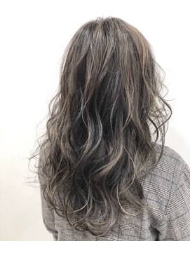 リー 梅田(Lee) Lee梅田◆デザインカラー×ハイライト×無造作グレージュ