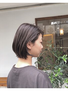 カウチ(Kauti) レザー耳かけボブ