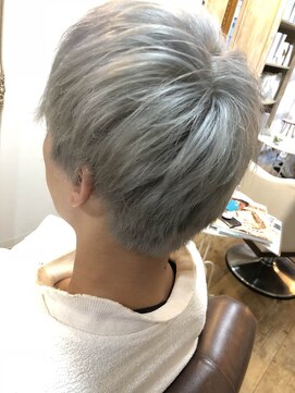 ハグエヴェック(HUG AVEC) シルバーアッシュ