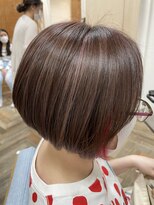 クート(ku-to) インナーカラーをハイライトの赤でオシャレ仕上げ◎