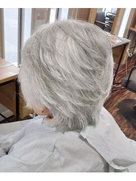 サク(SAKU) お手入れ簡単ショートスタイル