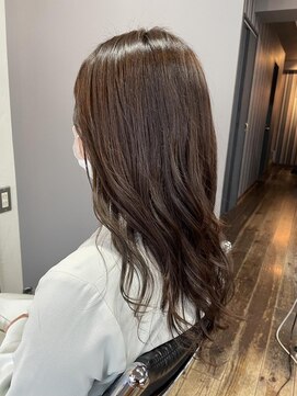 ヘアアンドメイク エジェリ(hair&make egerie) シークレットインナーカラー・ヨシンモリロング