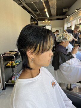 アイズ 海老名(AIZU) シースルーマッシュウルフ　インナーカラー　マッシュウルフ