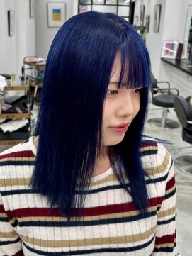 ジルスタジオ(JILL STUDIO) 切りっぱなしボブ/ダークブルー