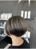 ショートボブ
