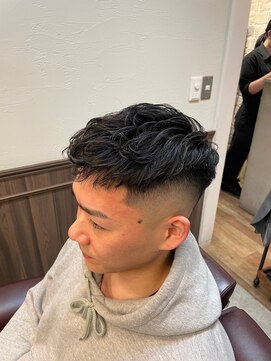 ミリオンバックス 神田店(Million Bucks) スパイキーショート/スペインカール<理容室>[メンズ/床屋/神田]