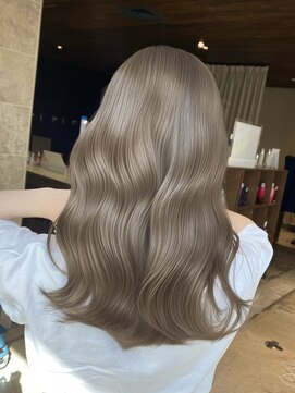 アマトウキョウスマートサロン(AMA TOKYO×Smart Salon) ヘーゼルベージュ　ブリーチなし　レイヤーカット　海外風
