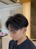 メンズカット リア(Men’s cut riah)&nbsp;センターパートフェザーパーマニュアンスパーマメンズパーマ