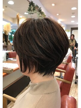 セシカアージュ(Cesica age) ふわっとフォルムのメリハリショート