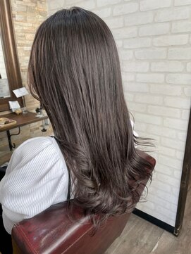 ハサミバイアトリエナガノ 千葉(8sami by atelier nagano) ショートボブ/センターパート/ツヤ髪/グラデーション/イヤリング