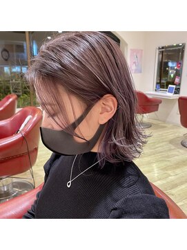 シダ(sida SAIIN) 10代20代30代パープルイヤリングカラー切りっぱなしボブ