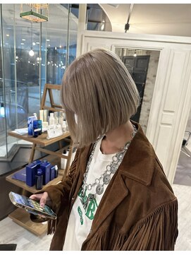 ロンドウェグ(RONND weg) グレージュボブ