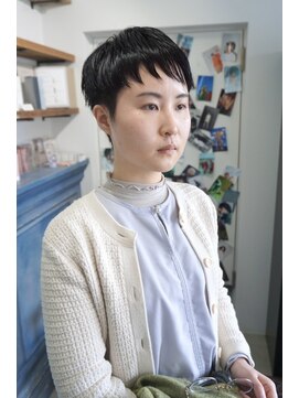 クイン(qin) 大人スタイリッシュベリーショート