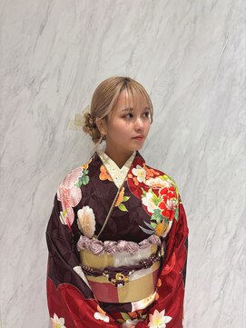 リーホリエ(Lee Horie) イエベに合う振袖×カラー【MOMOKA】