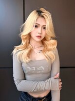 ロンド レア 天神大名店(Lond Le’a) ホワイトブロンド/イメチェンヘアスタイル/抜きっぱなしブロンド
