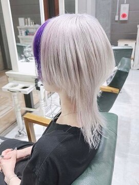 デイズ(days) シルバーカラーツーブロックマッシュ ロングウルフハイライト