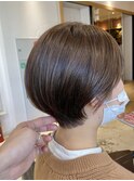ショート　ショートボブ　ハンサムショート　前髪　暗めカラー