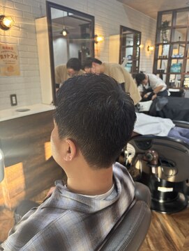 アンカー(ANCHOR) MEN’S HAIR/サーフカール/刈り上げセンターパート/印西市