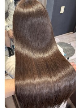 リオリス ヘア サロン(Rioris hair salon)の写真/話題の《髪質改善プレミアムストレート》は、ブリーチ毛やダメージ毛に最適。ダメージレスで感動の艶髪へ◎