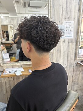 ロア ヘアーコーディネート 三条烏丸店(LoRE hair coordinate) スペインカール＋テーパーフェード