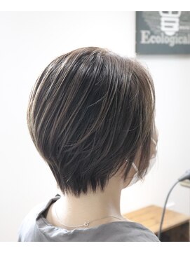 ウィスカーヘアー(whisker hair) ショートボブ