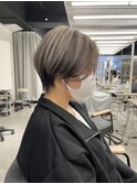 ハイトーングレージュ