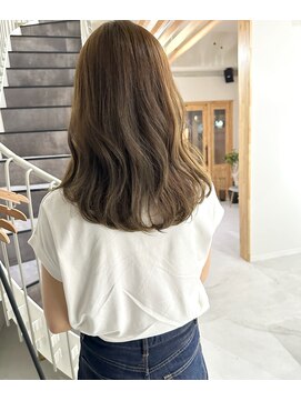 アトレ(attrait) ＊透明感オリーブグレージュ 明るめ ブリーチなしダブルカラー