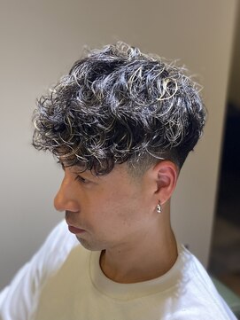 エクファフォーメン(EX-FA FOR MEN) ウルフ/アッシュブラック/カルマパーマ/ベリーショート/瀬田