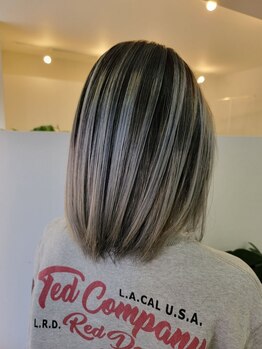 グランディールヘアデザイン(grandir hairdesign)の写真/肌色や質感までキレイに魅せる◇高い技術力とセンスで一人ひとりに似合うカラーをご提案♪