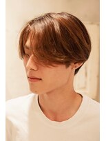 ニュイ(NUIT)&nbsp;センターパートメンズマッシュパーマニュアンスパーマ刈り上げ