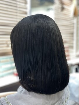 ルアン(Luan) ミディアムボブ×トリートメント