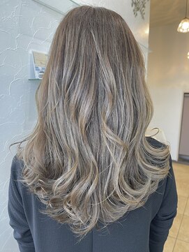 フェルーナ(FeRuna) グレージュロング