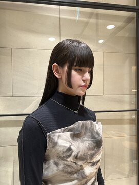 ジーナ 新宿(Zina) ダークトーン×こだわりの顔まわりカット