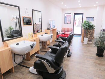 レスト(rest)の写真/【JR魚住駅徒歩3分】経験豊富なオーナースタイリストがマンツーマンで施術!1人でも家族でもずっと通える♪