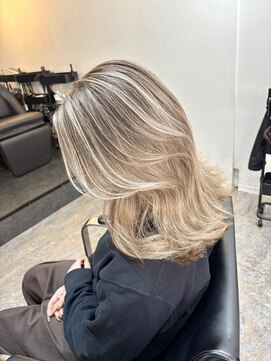 ブレンド 渋谷(BLend) ハイライトカラーミディアムバタフライカットデザインカラー