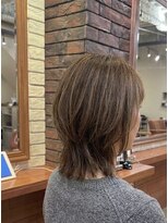 ヘアメイク フレンシア(hair make flencia)&nbsp;軽やかな動きとツヤ感のレイヤーボブ【423スタイル】