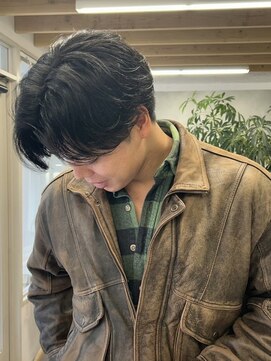 オモチャ 銀座(OMOCHA) 黒髪センターパート/大人メンズヘア