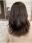 落ち着きのある暗めピンクアッシュ