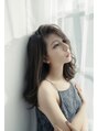 リシェルホワイト(Lishel white) ゆる巻きの柔らかい雰囲気をつくることが得意です。