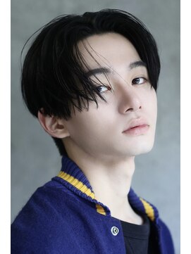 リップス 表参道店(LIPPS) ストレートセンターパート【前下がりニュアンスヘア】