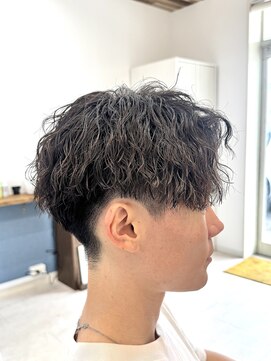 イロ 成田(iLo) メンズツイストスパイラルパーマ