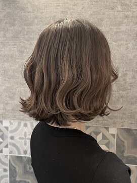 ブライミー(BLIMEY) 控えめハイライトボブ