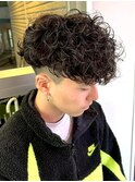 スペインカールスパイキーショートブルーブラックフェザーパーマ
