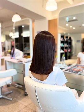 髪質改善ストレート/切りっぱなし/ミディアムボブ