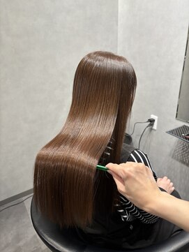 アクロマティック(Achromatic) ナチュラルブラウン