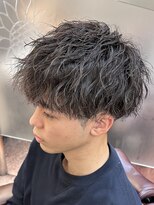 ゼロスバーバー(0's BARBER SHOP)&nbsp;ツイストスパイラル/メンズパーマ/ツーブロ/シャドウ波巻き