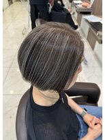 ロエ 元町店(Loe)&nbsp;【脱白髪染めハイライト】赤味消しアッシュオリーブ