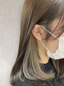 ウィールール 栄町店(WE RULE) 耳掛けミディアム×インナーカラーベージュ◎大人可愛いスタイル