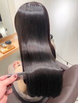 アトレ アネックス(attrait ANNEX)&nbsp;ブラウンロングの透明感を引き出す上質カット×カラー