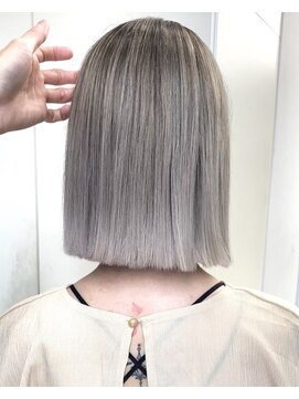 アライブ キチジョウジ(ALIVE Kichijoji) エアータッチバレイヤージュ白髪ぼかし/ケアブリーチハイライト